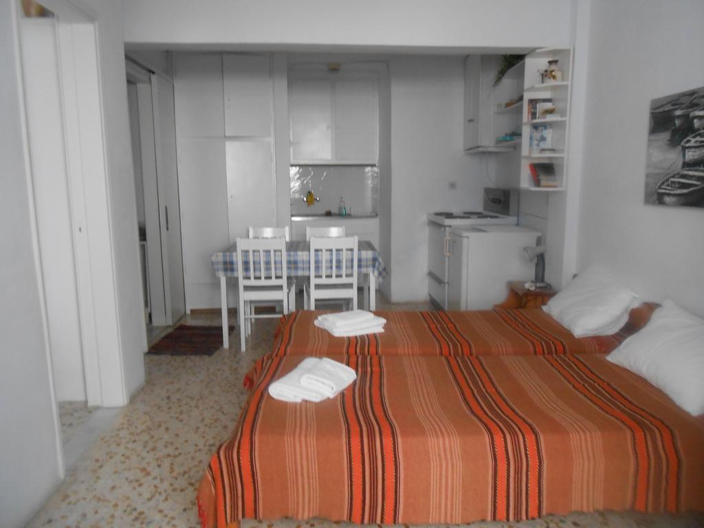 Angeliki Pension Katapola Exterior photo
